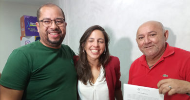 Candidata a prefeita de Natal, Natália Bonavides (PT), assina termo de compromisso pelo fortalecimento do saneamento público potiguar